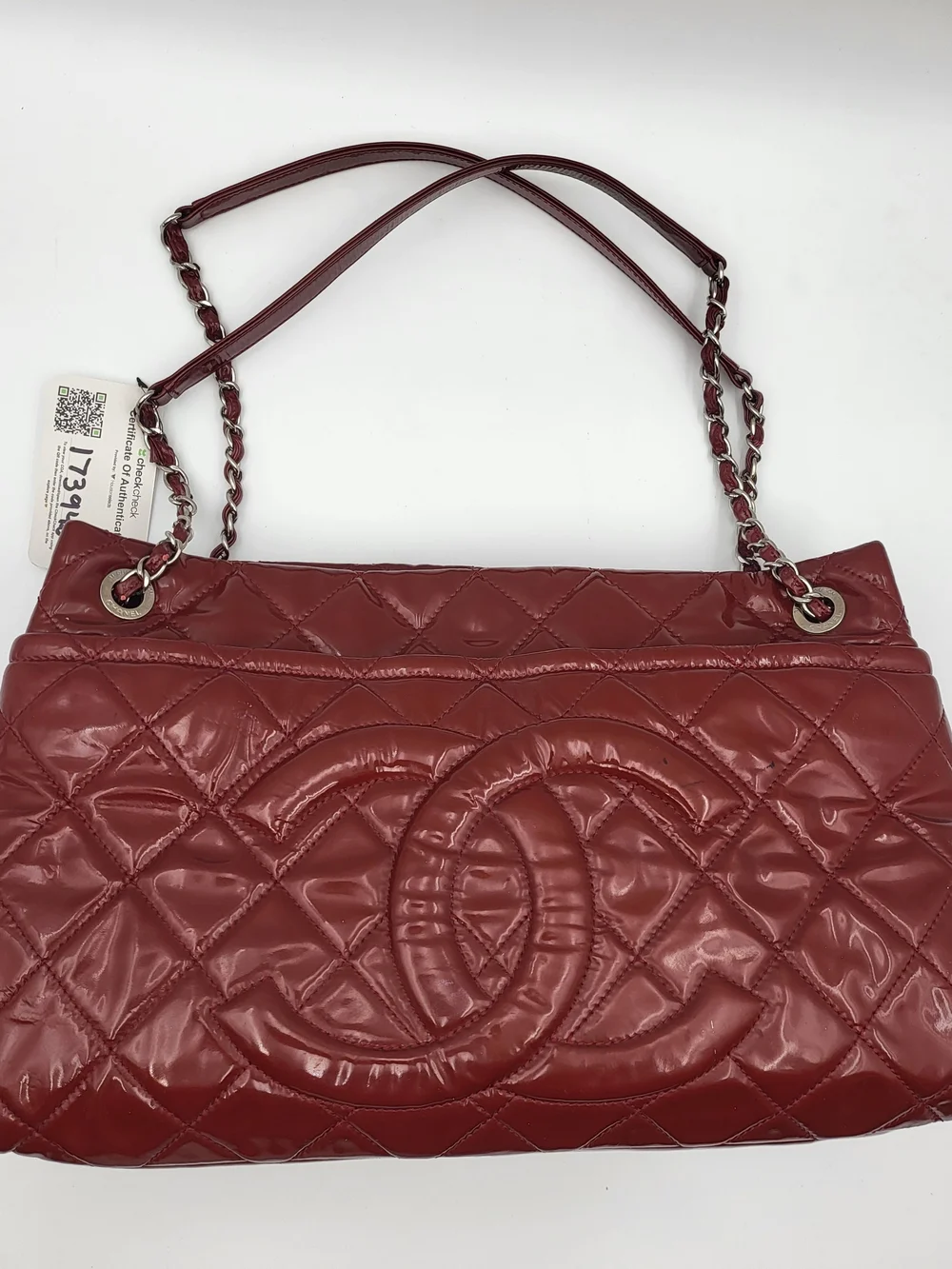 CHANEL TOTE BAG BURGUNDY PATENT LEATHER VERNIS ROUGE. AUTH w/COA.